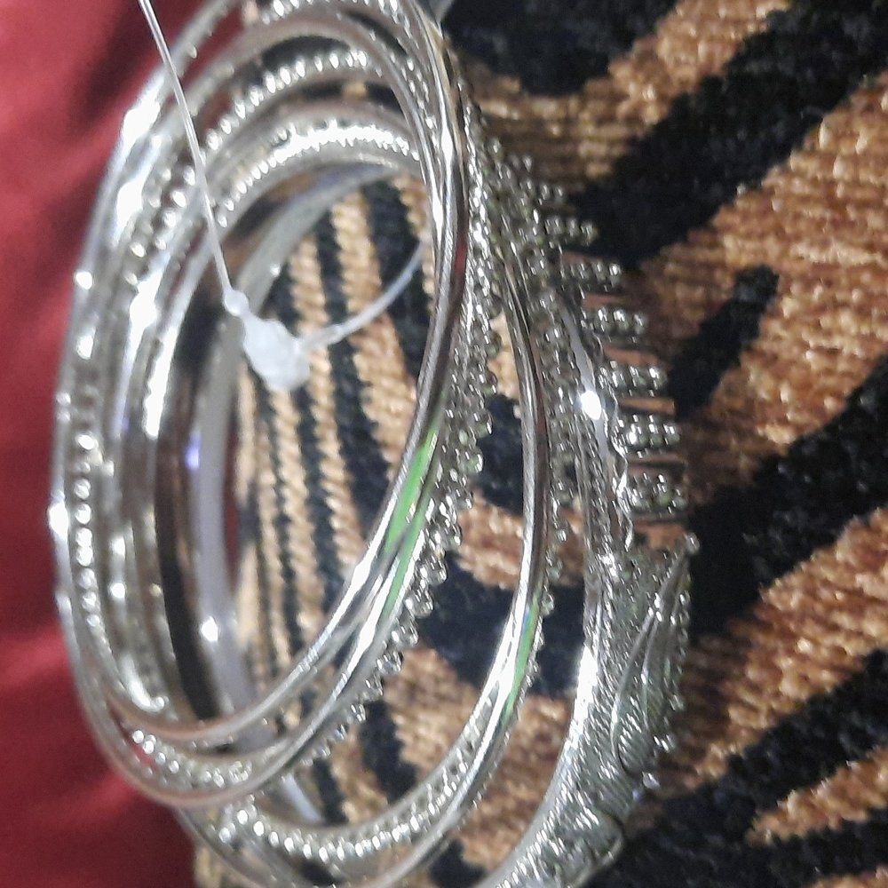 Silver bangle set - Picture 5 of 6